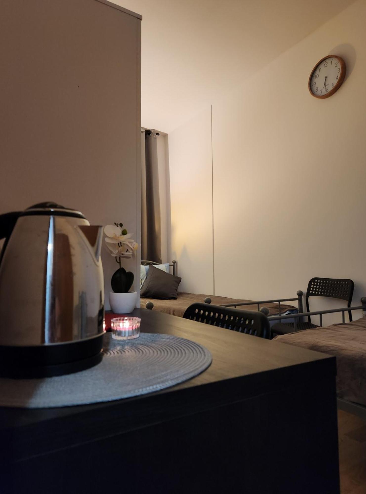 Pod Czapla Hostel Warsaw Ngoại thất bức ảnh