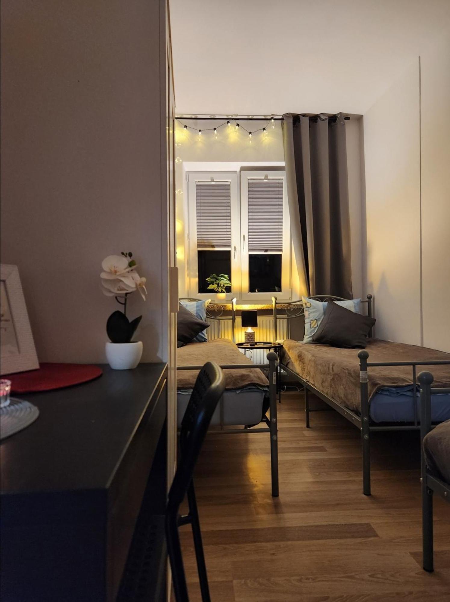 Pod Czapla Hostel Warsaw Ngoại thất bức ảnh