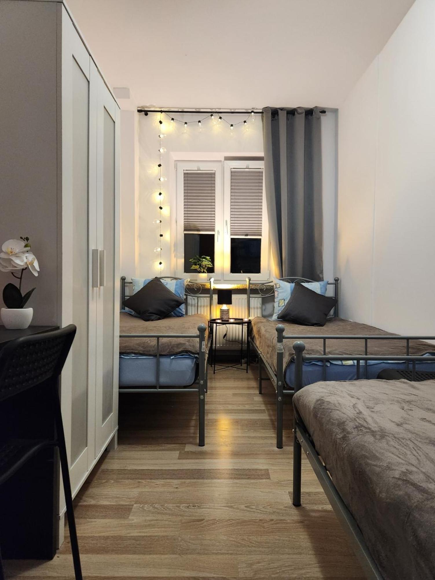 Pod Czapla Hostel Warsaw Ngoại thất bức ảnh