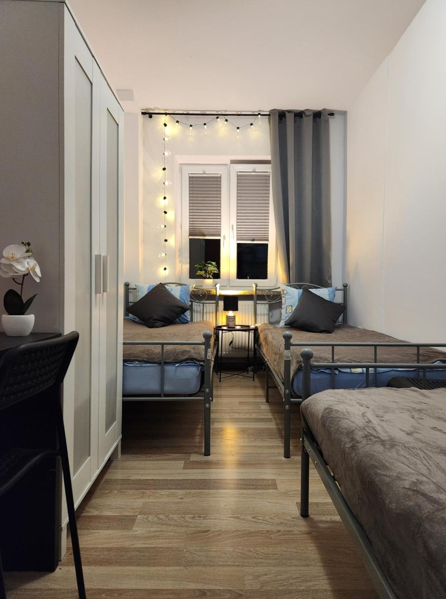 Pod Czapla Hostel Warsaw Ngoại thất bức ảnh