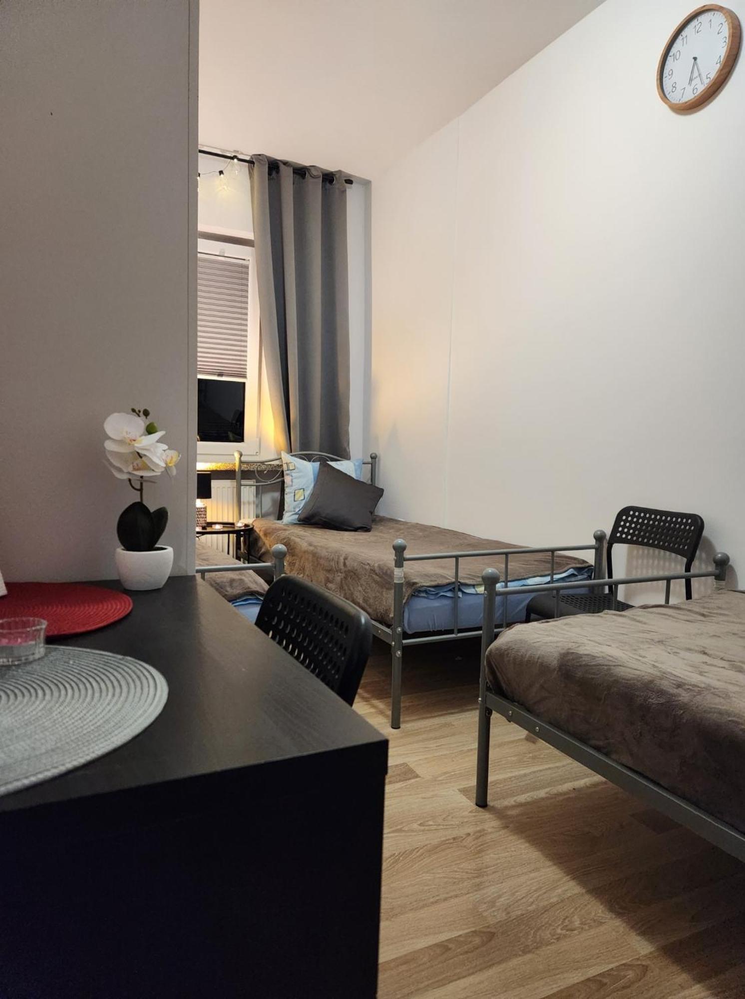 Pod Czapla Hostel Warsaw Ngoại thất bức ảnh