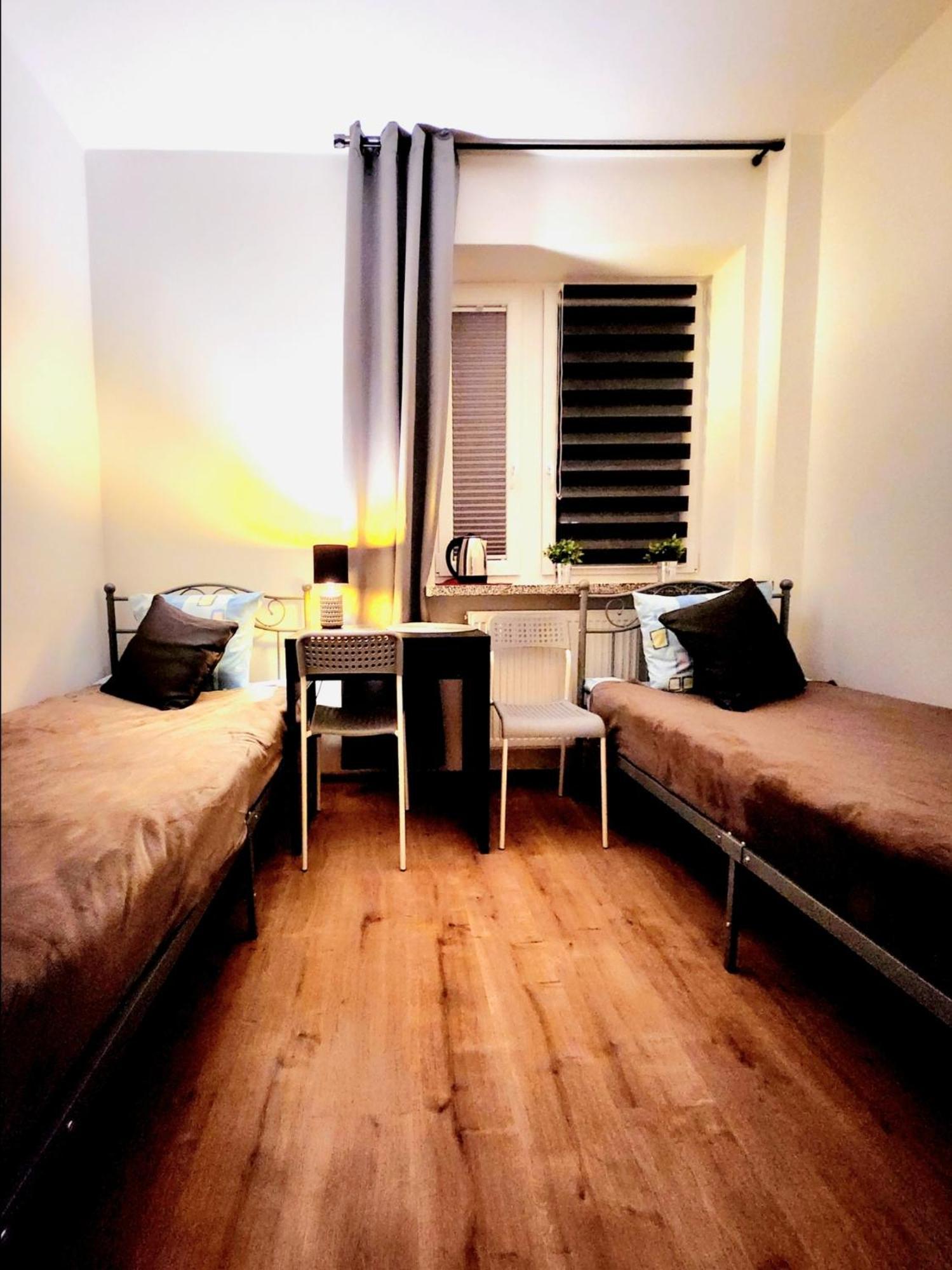 Pod Czapla Hostel Warsaw Ngoại thất bức ảnh